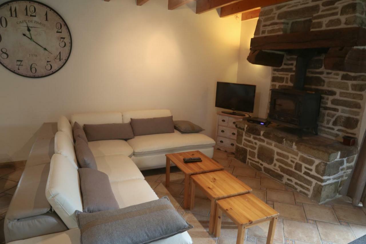 Gites De Maner Ster - Le Frene Piscine Ou Le Chene Piscine Et Spa Privatif Cleden-Poher Bagian luar foto